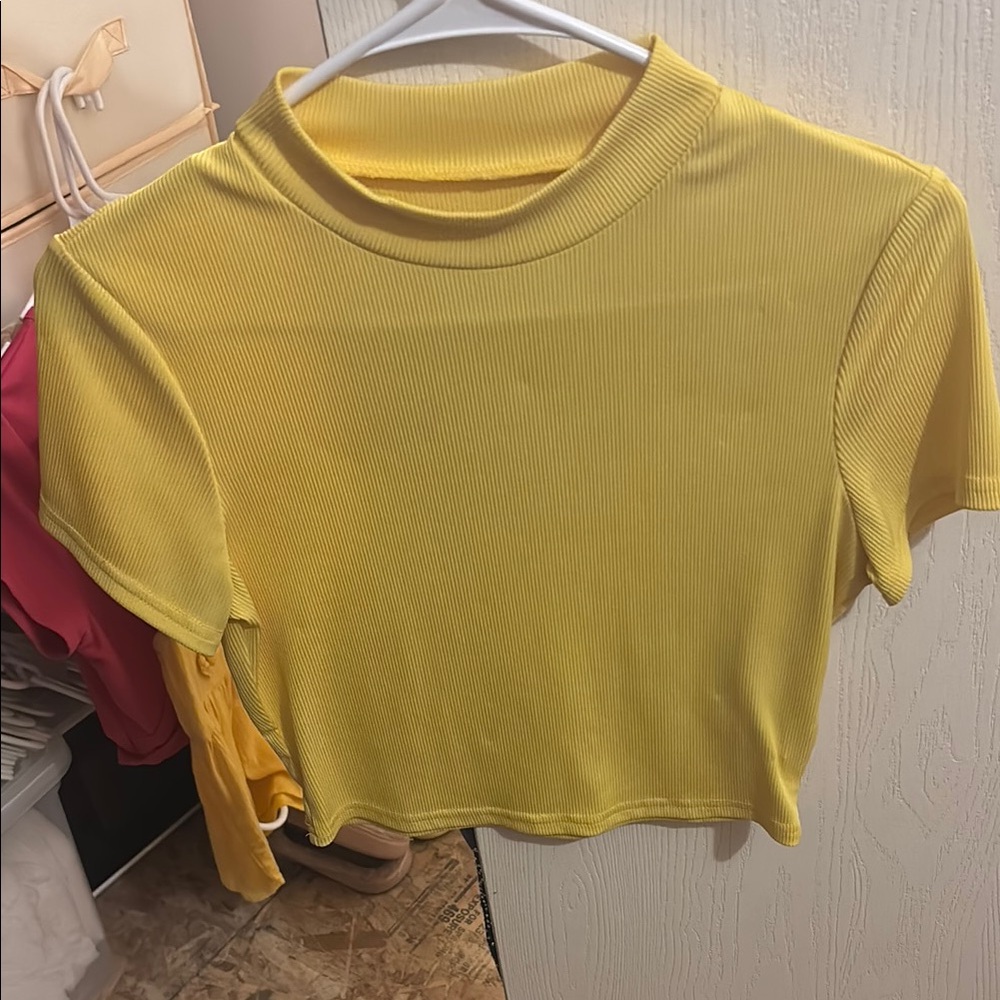 SHEIN Gold Fitted Crop T-Shirt